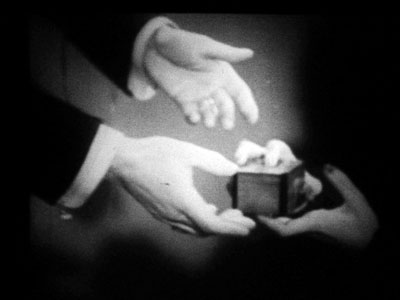 Mains, extrait du film de Sara Millot intitulé Graceland