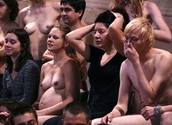 Hommes et femmes nus, photo du portrait de Sara Millot intitulé Public Body