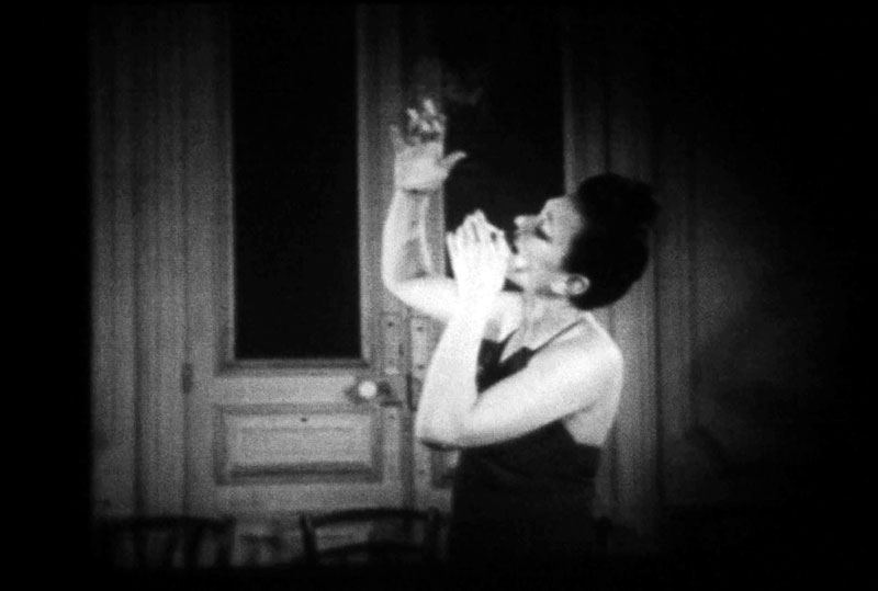 Femme, extrait du film de Sara Millot intitulé Graceland