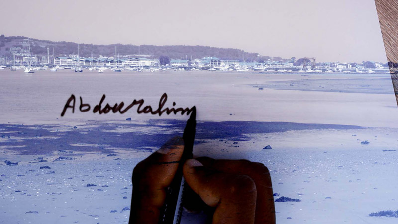 Projection sur une façade, photo de l'installation de Sara Millot intitulée Fata Morgana