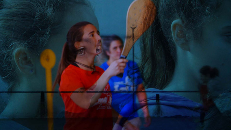 Projection sur une façade, photo de l'installation de Sara Millot intitulée Fata Morgana