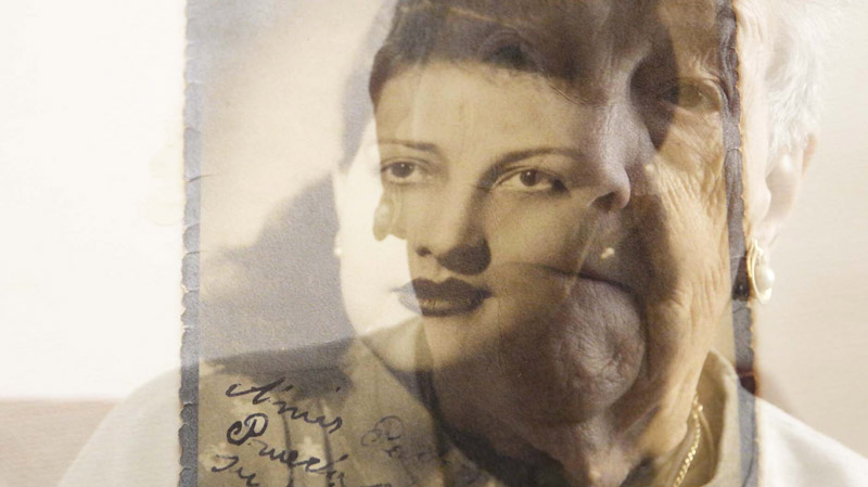 Projection sur une façade, photo de l'installation de Sara Millot intitulée Fata Morgana