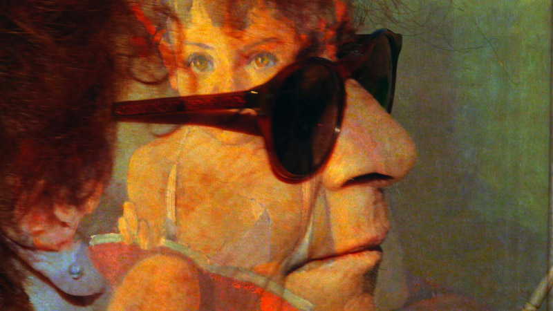 Projection sur une façade, photo de l'installation de Sara Millot intitulée Fata Morgana