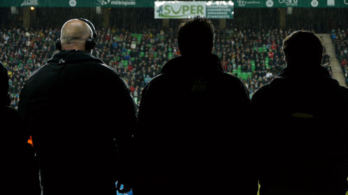 Projection sur une façade, photo de l'installation de Sara Millot intitulée Lanterna Magica